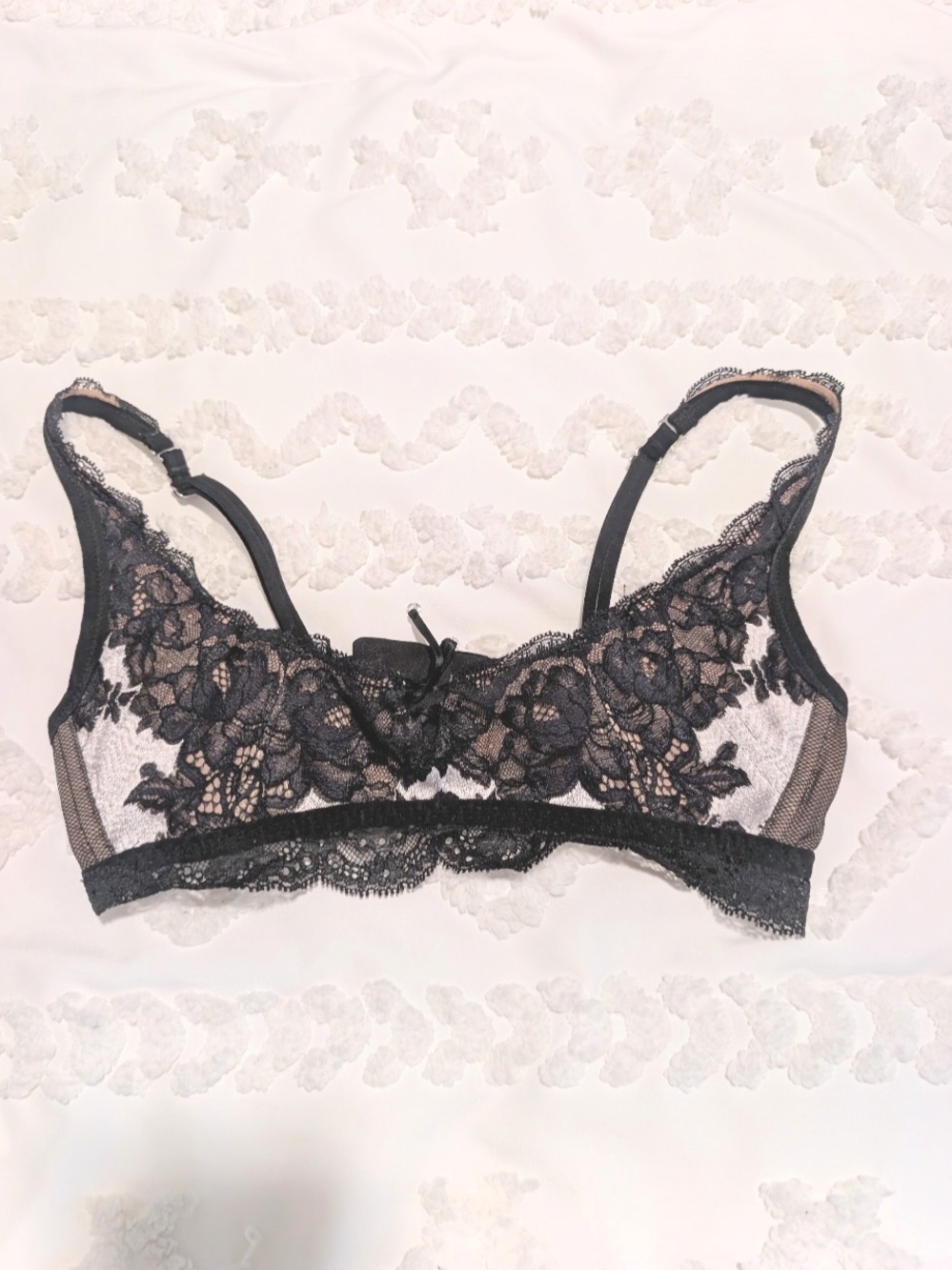 Victoria's Secret Vintage Black Lace Sheer Bralette Size Small